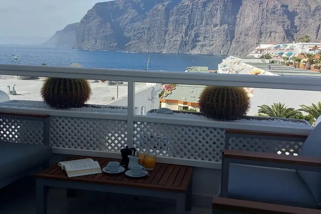 Vistas Sonadas Cerca Del Mar Acantilado de los Gigantes 0*,  Espanha