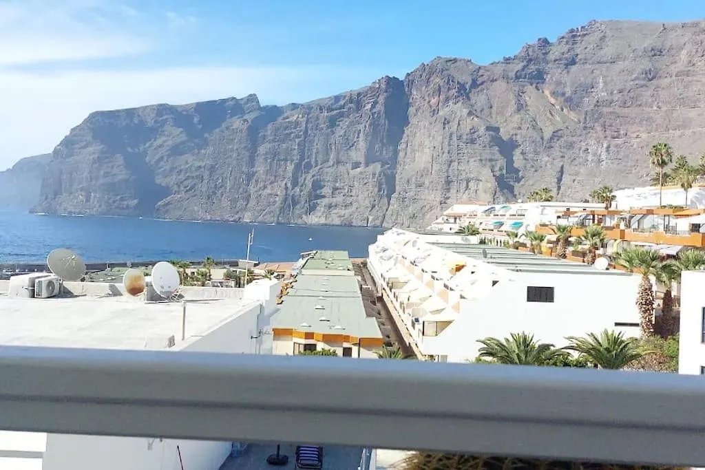 Vistas Sonadas Cerca Del Mar Acantilado de los Gigantes 0*,  Espanha